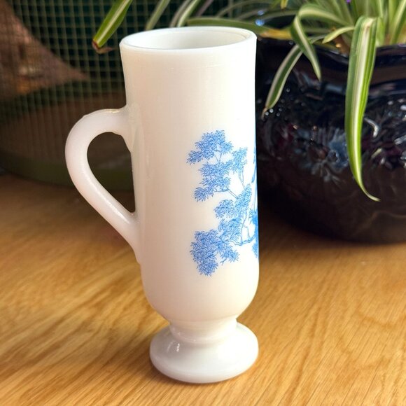 Avon Demitasse/Liqueur Footed Milk Glass Cup, Blue Toile Pattern, Vintage 1960s - Picture 3 of 14